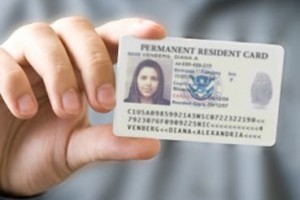 Ficar mais de seis meses fora dos EUA pode provocar a perda do green card